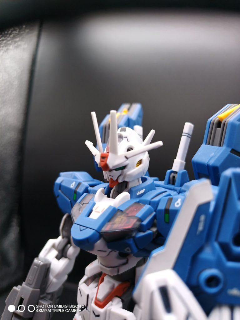 デカール貼りとトップコートだけでもカッコよく出来るモンですね。 