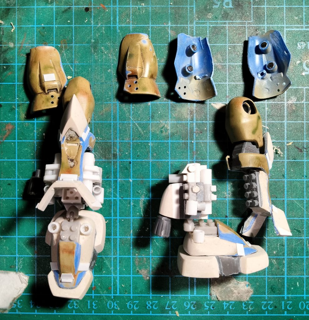 膝〜足首まではマイクロブロックとプラ材関節もブロックのボールジョイントです。