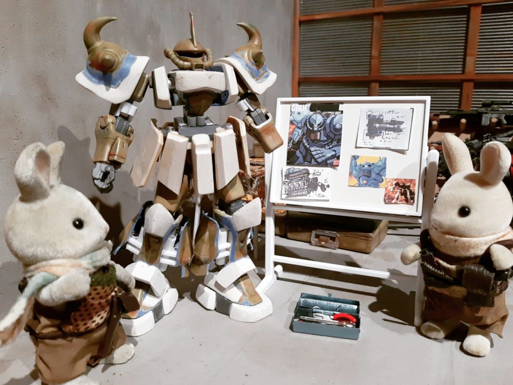 数年前に迷彩にしたHG1/144グフを全改修です。