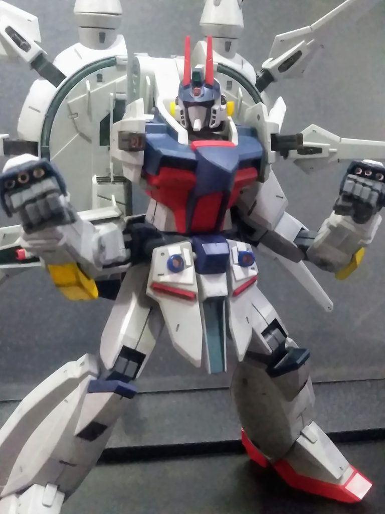 なので名前は《Theft-Oncoming Generation》と相成ります😋《新しい世代の来るべき将来を取り上げる》と云う｢ザフトあルあルな、どういう事？｣という不思議な名前です🙄そんな訳で武装は『腰部ビーム砲× 2 ・手甲部ビーム砲 3×2・肩部ビーム砲 × 2 ・頭部側面ビーム砲 × 2 ・額部ビーム砲 × 1』それと『ドラグーン × 8』格闘戦はステゴロにて対応😤 と成ります😋 ｢SEED世界特有｣のカッコいい武器ネーミングは自分には無理です😭