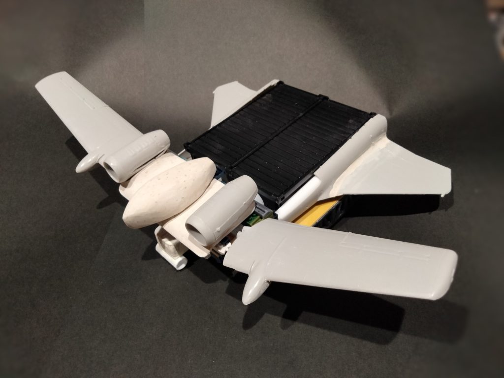 制作途中はのっぺりした感じです。