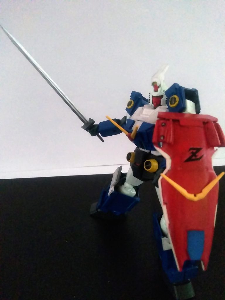 此方のシリーズは「第一シリーズ」       と云うことは「第二シリーズ」もございます😲ご覧の通り「第一がガンダム系」そして「第二はダグラム系」となります😂 自分は両シリーズとも店舗で発見、手に取って確認致しております😆何時も通りに「剣」を抜刀😤 だけど名前が判らない🤷♂️ 他のはカナリ本格的なのに❓