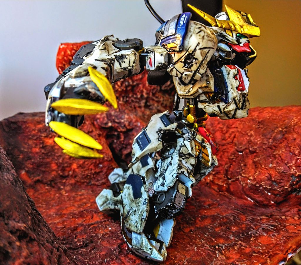 それとHGのハンドパーツは爪がまるこっいので研ぎ直しましたっ!