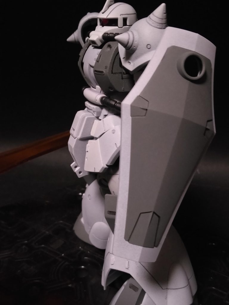 左腕。プロトタイプグフより、盾とヒートソード。