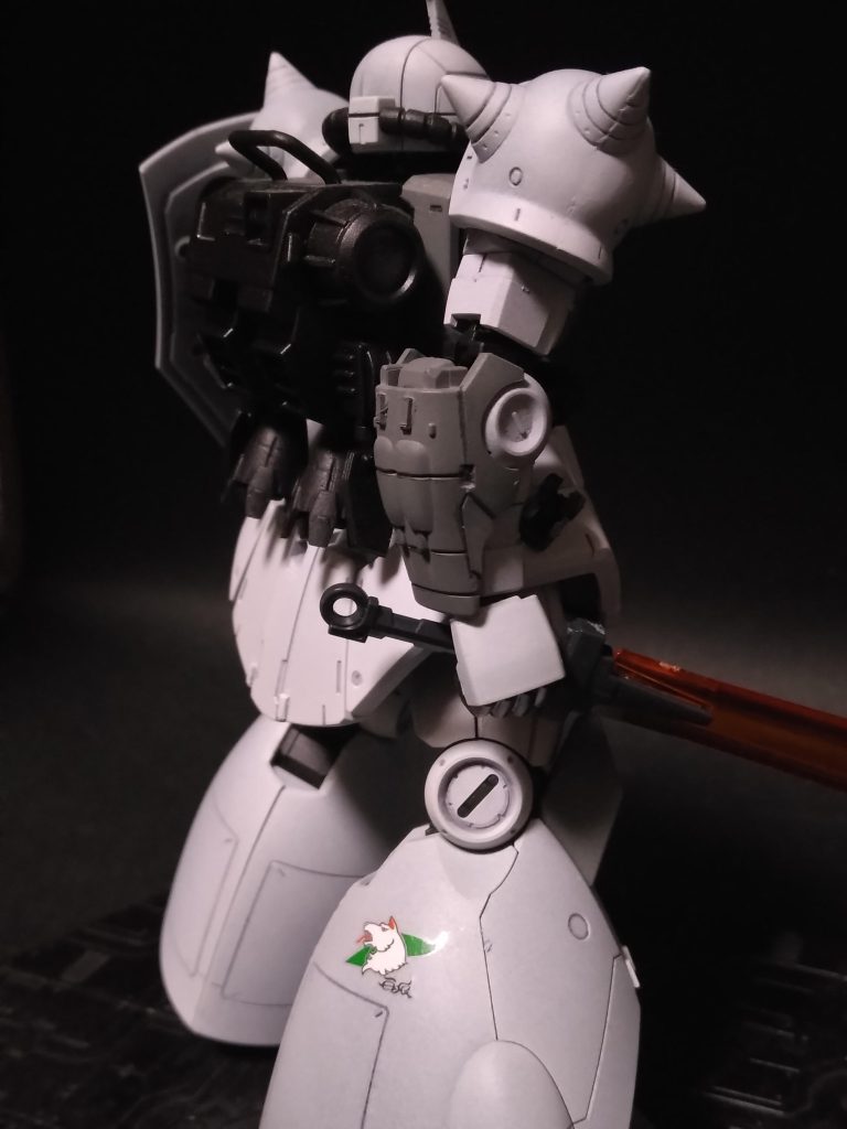 右腕。C型より腕部バルカン装備。