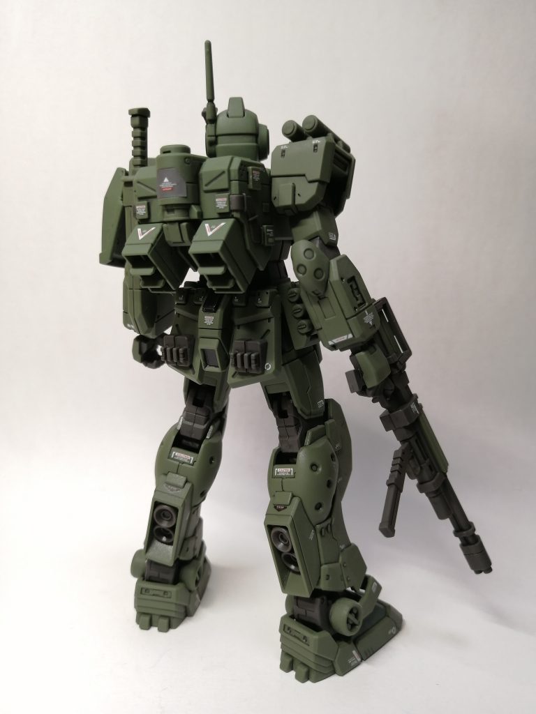 細かいデカールが多かったので、デカール貼りは難しかったです😅