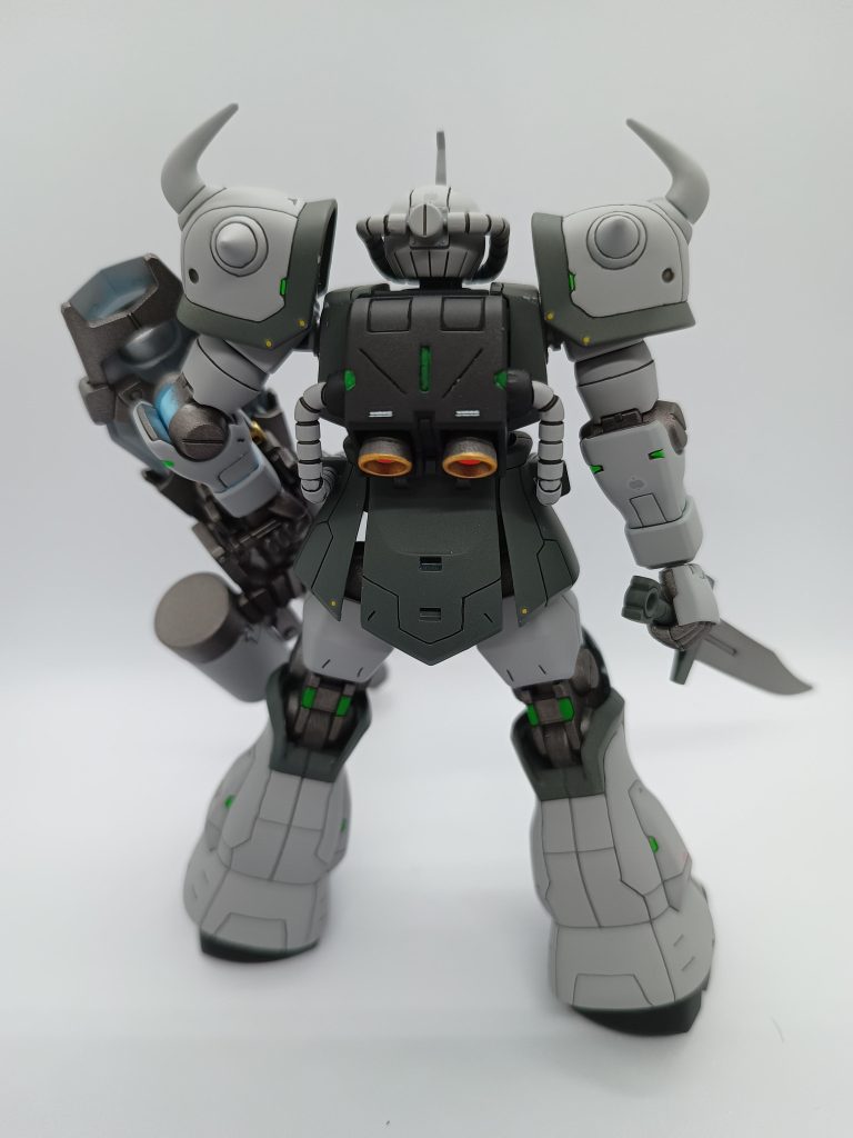 成型色が見えてる…