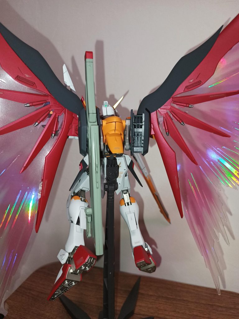 足の付け根が折れてしまい、ネットで修正方法を検索し真鍮線を使って治してみました。