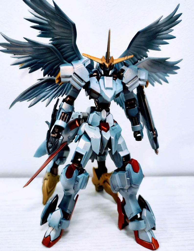 赤み強めのゴールドはキャンディオレンジになって失敗。重ね塗りじゃなくて調色したクリア吹いた方が良さそうでした。