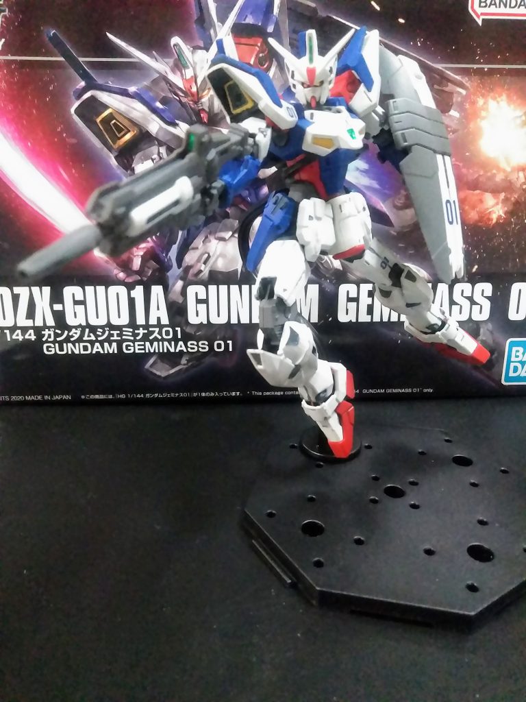 その為か、自分 余り記憶に残っておらず「名シーン」や「主人公の名前」「名セリフ」などがトント思い出せません😭「アクセラレート ライフル」 ビーム ライフルですが、溜め射ちの様な事が出来るとか🧐