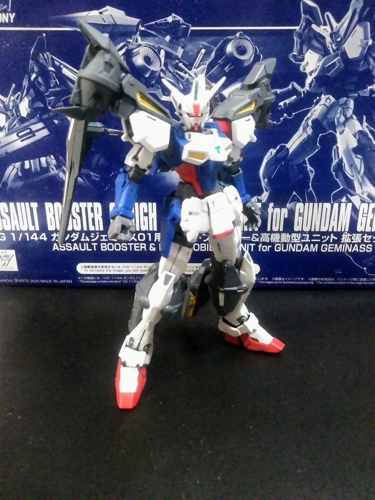 この拡張セットは二種類の「ブースター」が同梱しています😲・・・なんで二種類❓ まぁ、それはサテオキ此方は 「アサルト・ブースター」前面は両肩、両脛に装着です😊