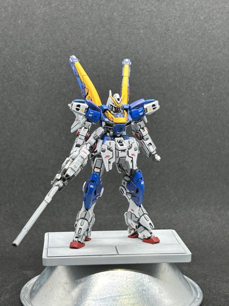 台座はプラ板貼り合わせて簡単仕上げ。実はグラデーションかけてるんですが写真だと分からんですね。