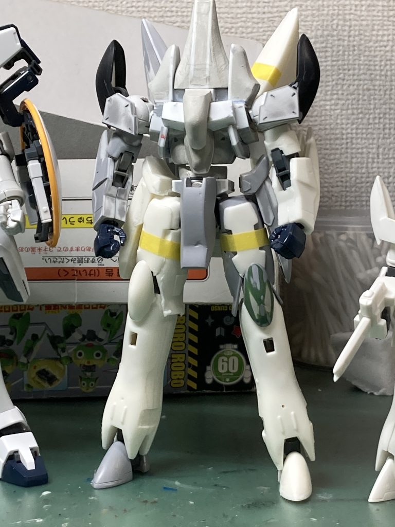 半身が揃った時点で複製しています。