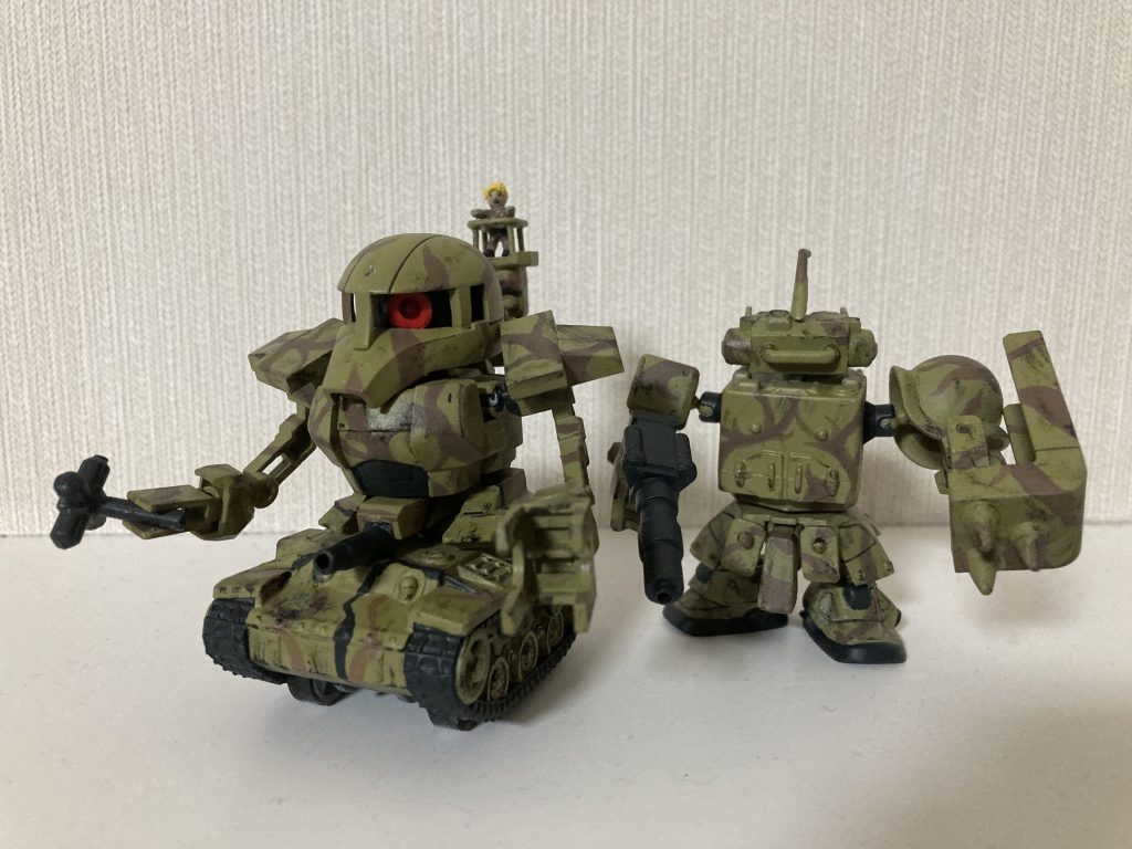 ザクタンクモード&謎の副産物メカ。一応、プルバック走行が出来ます。