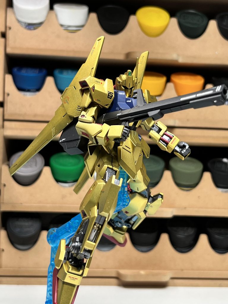 クレイバズーカ。武器握り手一種類しかありません。左右合成なので合わせ目長いです。散弾ではなぁ!