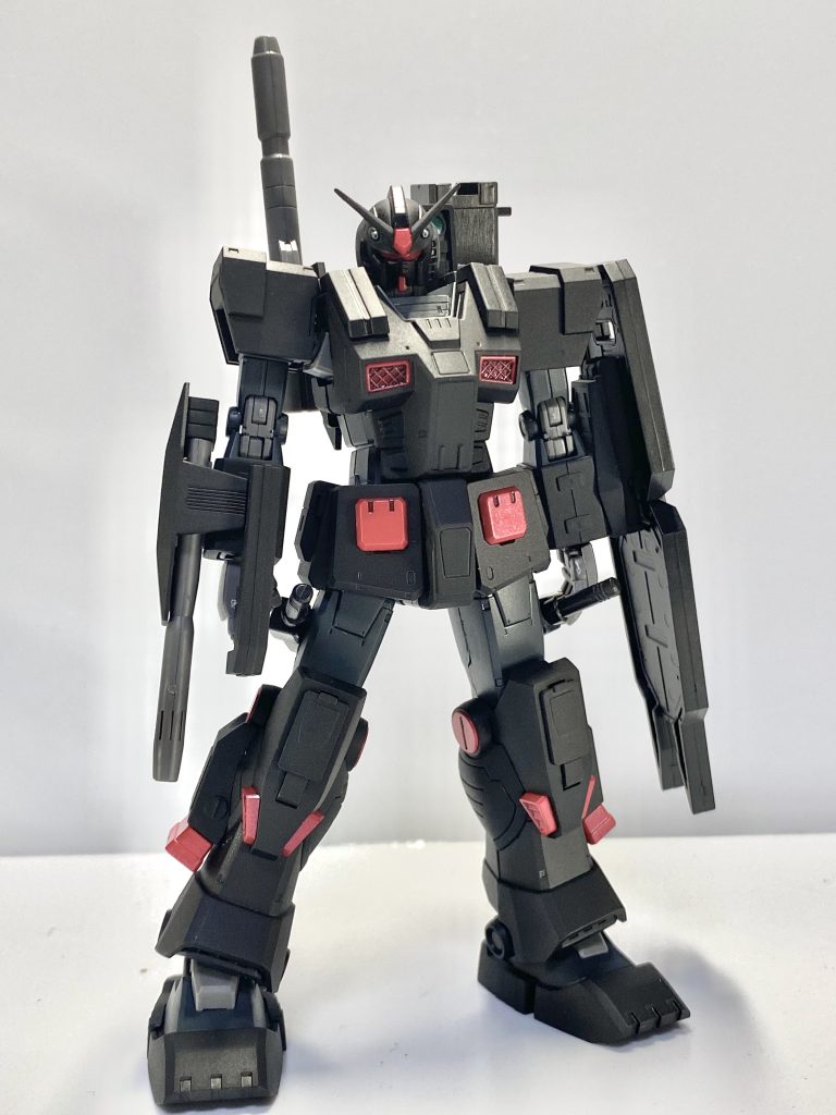 後ろに四連装ミサイルを追加　脚にビームサーベルを移動