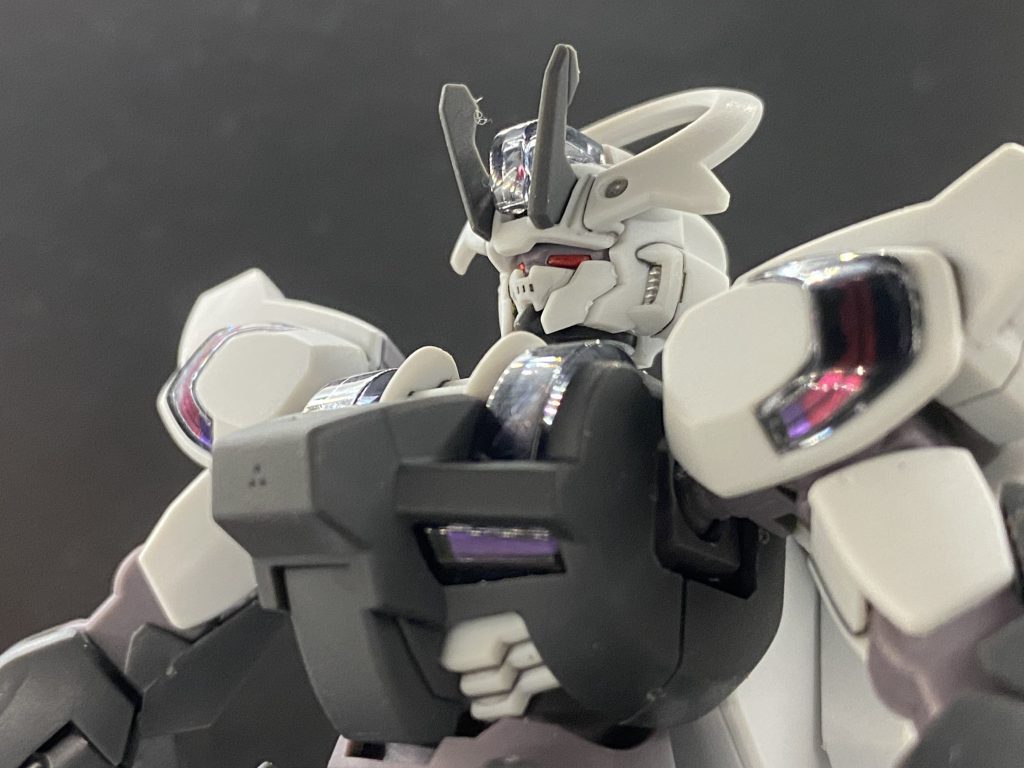 部分塗装に墨入れ、つや消しを吹いてフィニッシュです。パーツ分けがめちゃくちゃ優秀なので部分塗装も必要なのではなく自分の好きなところに追加した感じです。シュバルゼッテ本体だけ余ったのでこれでなにかミキシングしたい気持ちもあります。