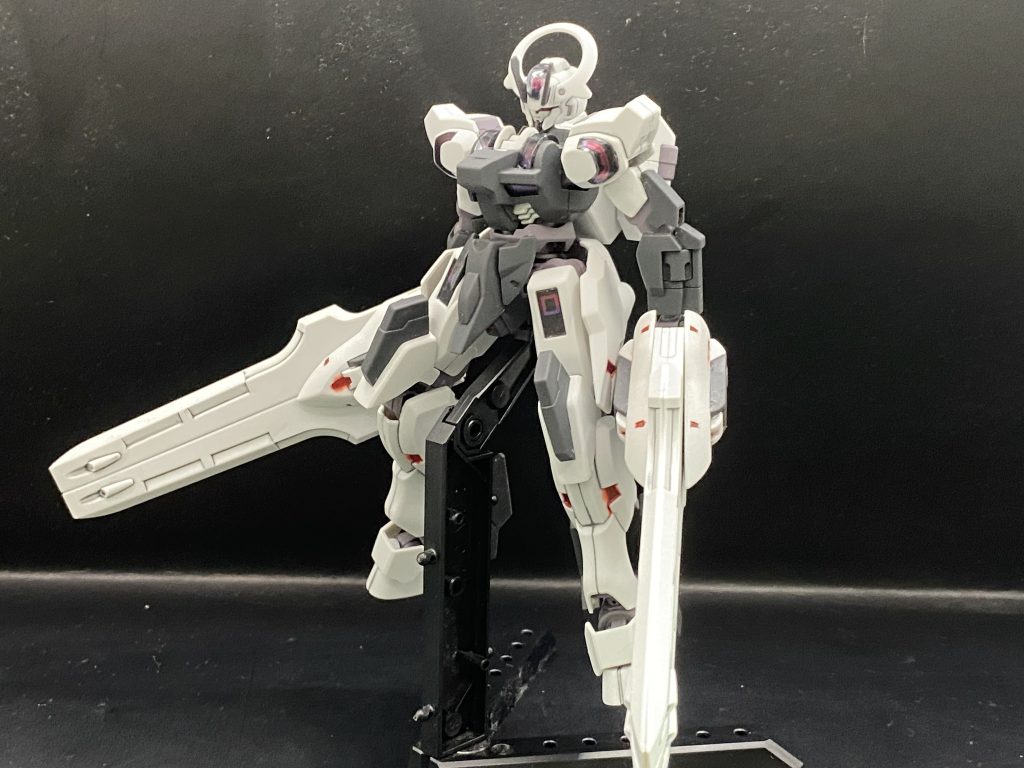 ガーディアン二刀流ガーディアンをバックパックにつけないと本体は大分スマートな印象に変わります。