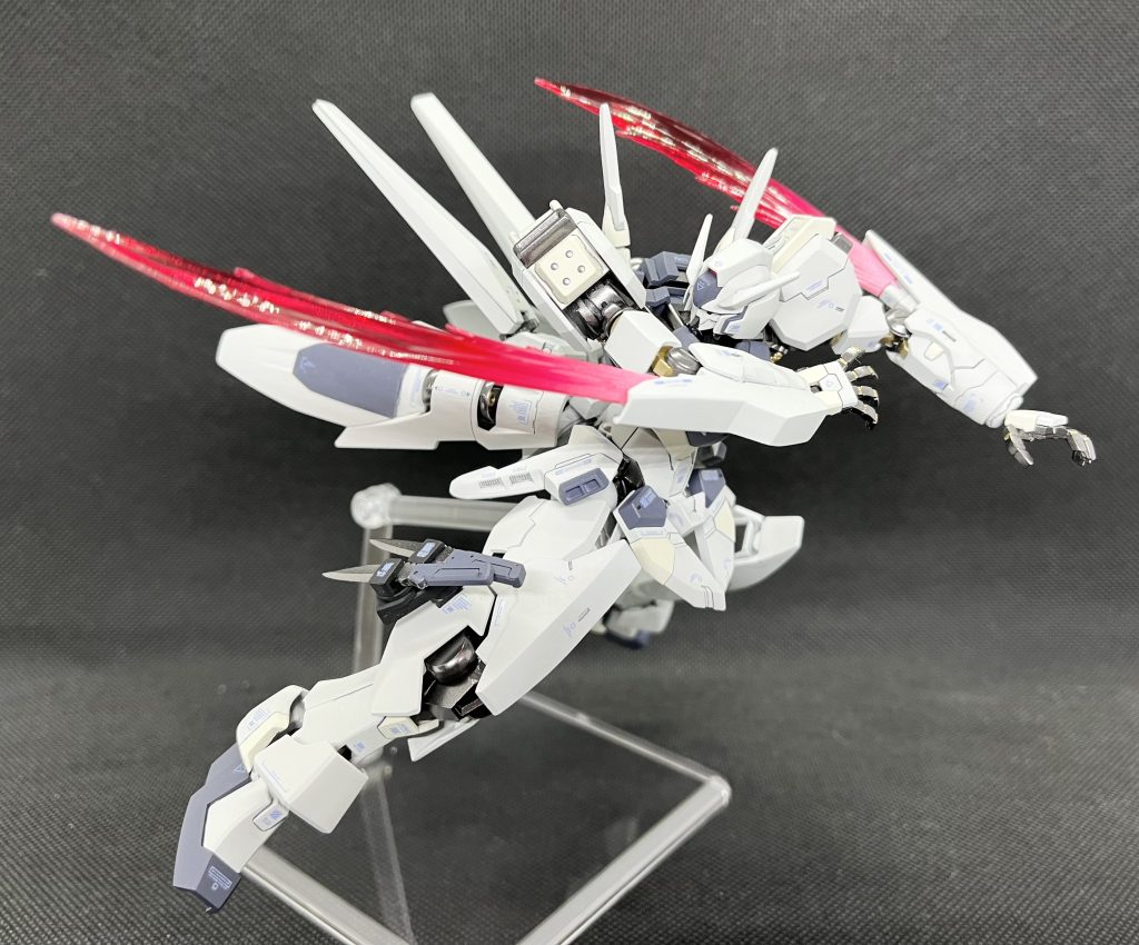 扱い方として本家と同様、すれ違い様に斬りつける等、高速戦闘を活かした戦法を主としてます。