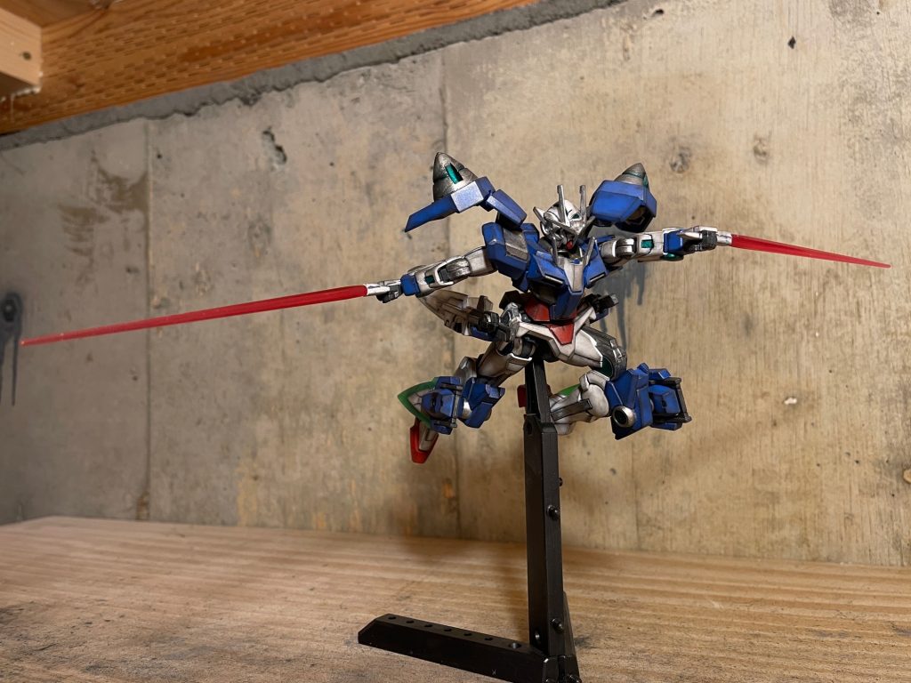 二刀流。逆手持ちはハズセないですね。