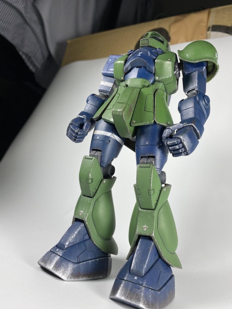 背景が足りず余計なものが写り込んでますが、この角度も結構気に入ってます。