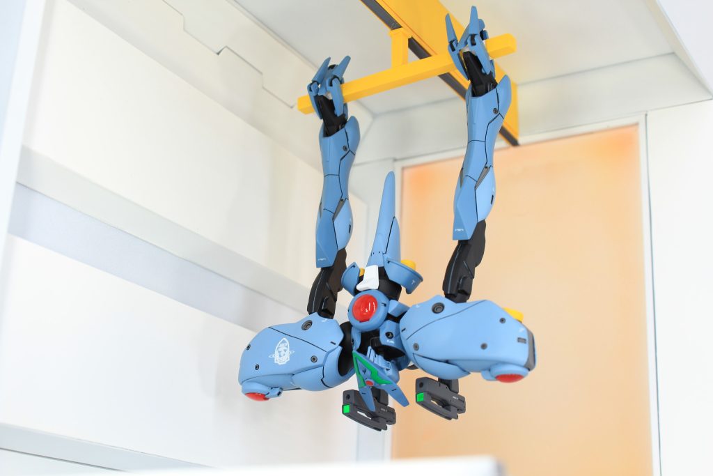 ガガの足と黄色のアームに磁石を仕込んでいます