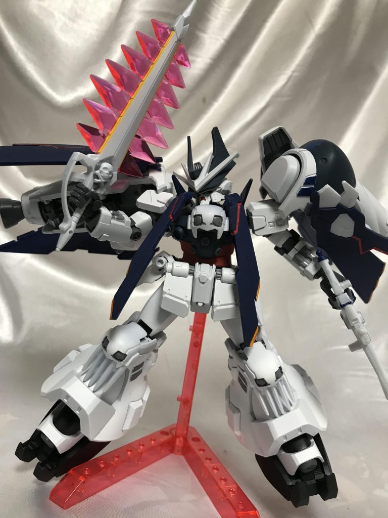 そしてムラマサブラスター。元々バズーカを持つ腕なので保持は十分可能です。胸や膝なども海賊っぽく装飾してまとまりよくなったと信じてます。