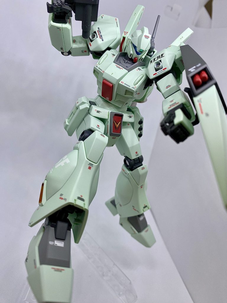 デカールは雰囲気で貼ってみました(「 ゚Д゚)「足りなさ過ぎず、貼り過ぎずのバランスが難しいとこですね。