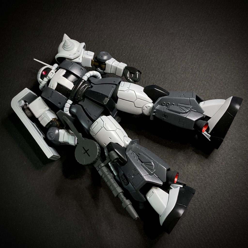 基本塗装完了後、光沢クリアコートしてあるのでテカテカ。この後に墨入れ→デカール貼り込み→艶消しオーバーの手順を踏んでます。