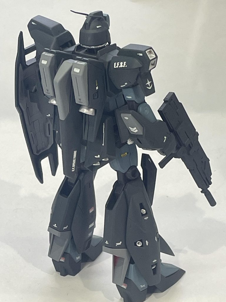 シャアの反乱後に回収された機体を改修されたかもしれないという設定で武装を変更。BWSもランドセルのみで排除(というテイで制作はしていません)