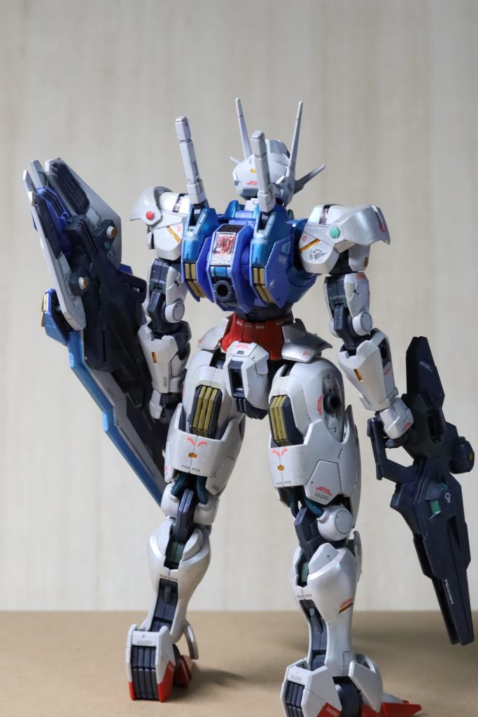 キットそのままの色の部分も残して、簡単に。