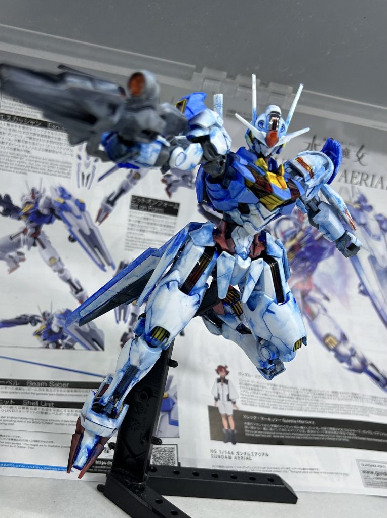 パチ組みにラッカー系ツヤ消しふりまして、コピックや100均で売ってるマーカーをなんとなーく塗りたくって、そこに無水エタノールを吹きかけたり垂らしたり。