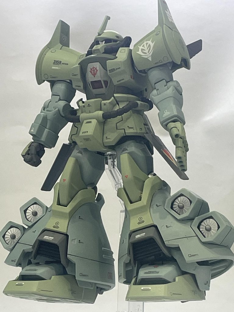 9月2日グフの日に合わせて制作。グフ飛行試験型カラーに全塗装しました。