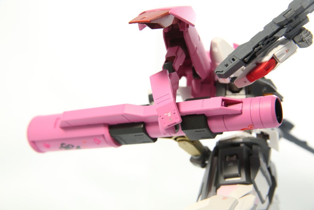 CYaRon砲ツインテールユニット内の隠し腕で支えて撃ちます