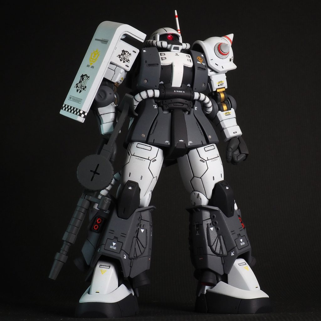 モノアイはハイキューパーツ社製SPプレート2に円形メタリックシールを貼り込んで再現しまさした。