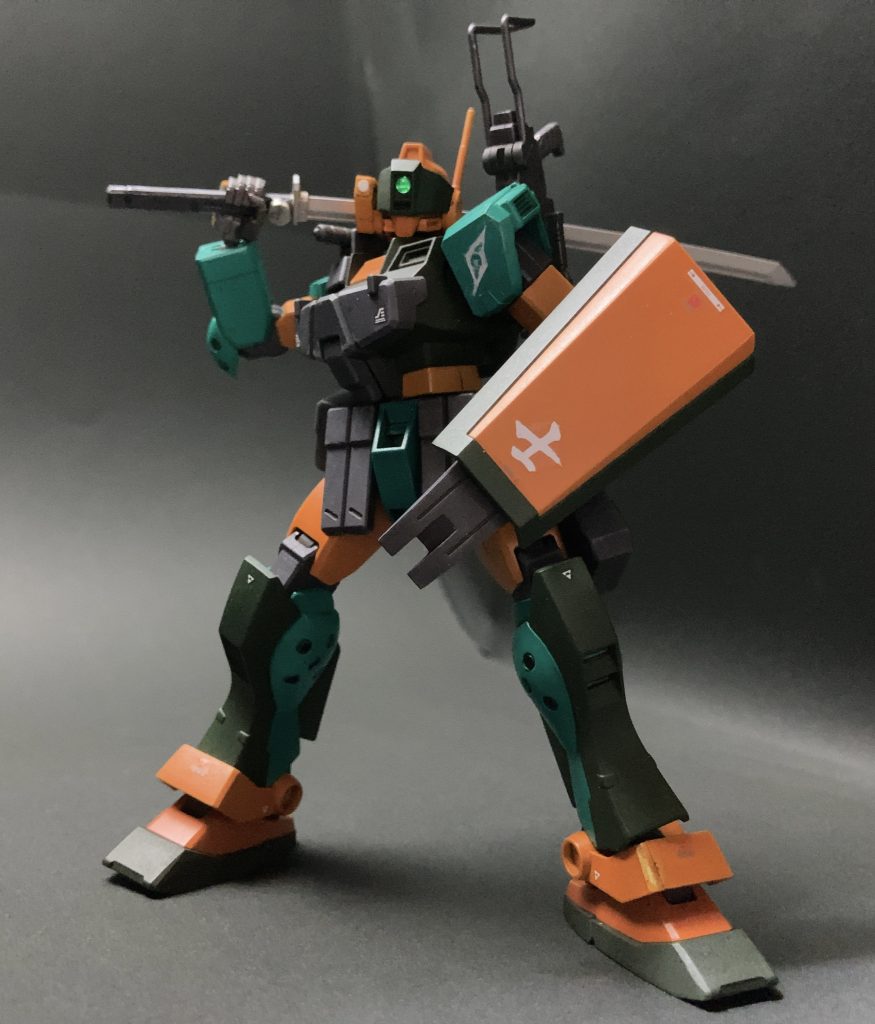 パイロットは若き熱血漢ジュナス伍長。敵陣に突っ走ります。