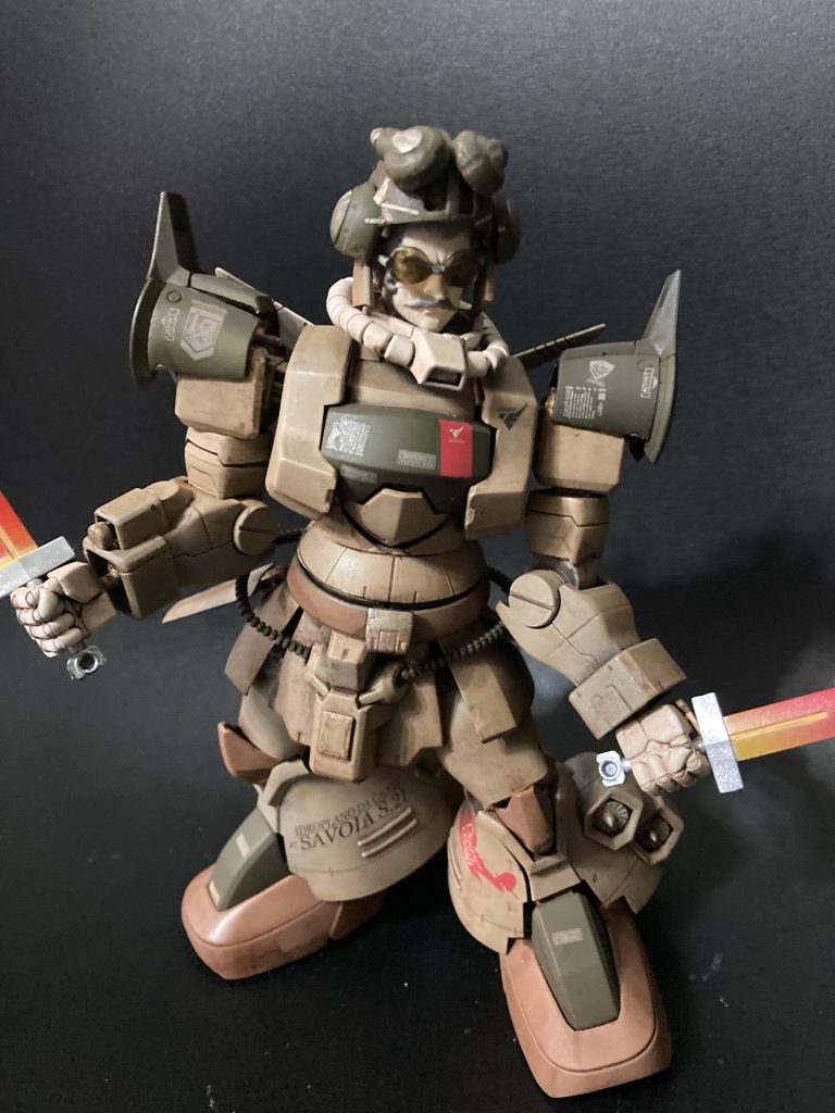 HGのフライトタイプのグフをベースに過去製作のMGグフのボディを流用してぽってりマッチョ体型にしています!