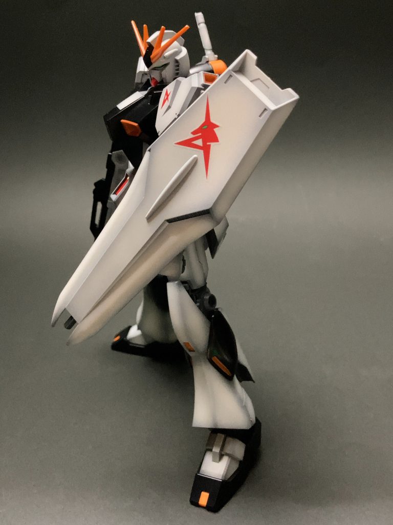 シールドデカールは付属のもののみ