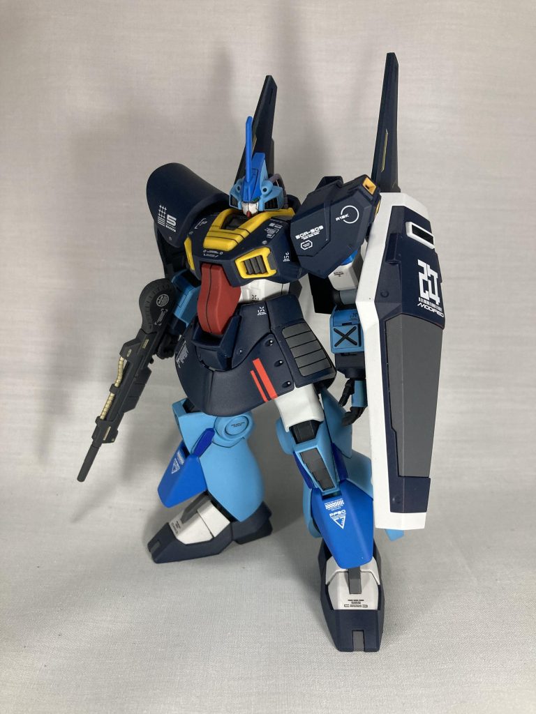 ディジェはアムロも乗ったMSらしいのでνガンダムとミキシングしてみました、顔は余ってたジャンクからテキトーに、シールドはお気に入りのサンボルFAガンダムから