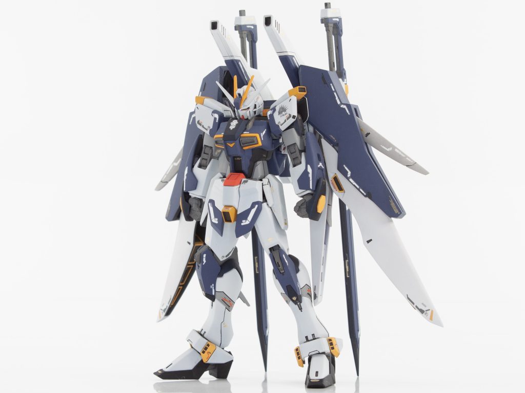 キャノンを付けた完全体の姿。アメイジングストライクフリーダムとパワードアームズパワーダーのライフル基部をミキシングしました。