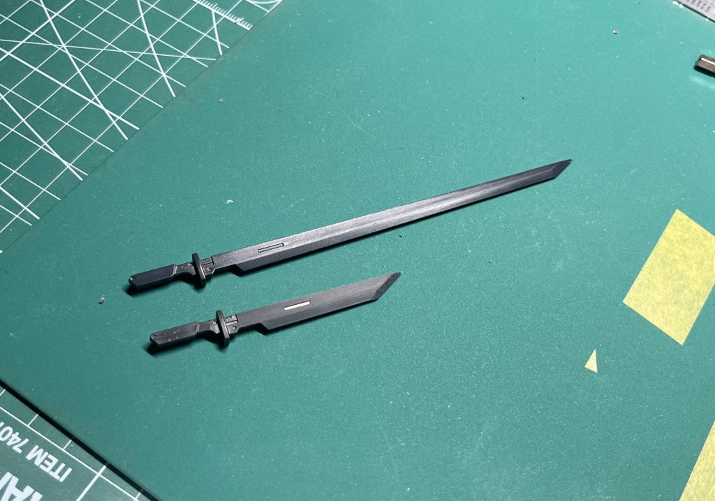 ここからは製作編です。手持ちのナイフは、境界戦機ウェポンセットのロングブレードを短縮して成型しています。
