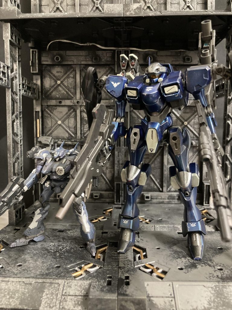 これが☝️ACに近いアセン。ブレードは腕に接続穴がないので作りませんでした。武器構成もACに寄せてます。左肩キャノンは初期ACの頃にあった爆風が起こる高火力キャノン背中のオービットはエクステンションにファラクトパーツをオービット化