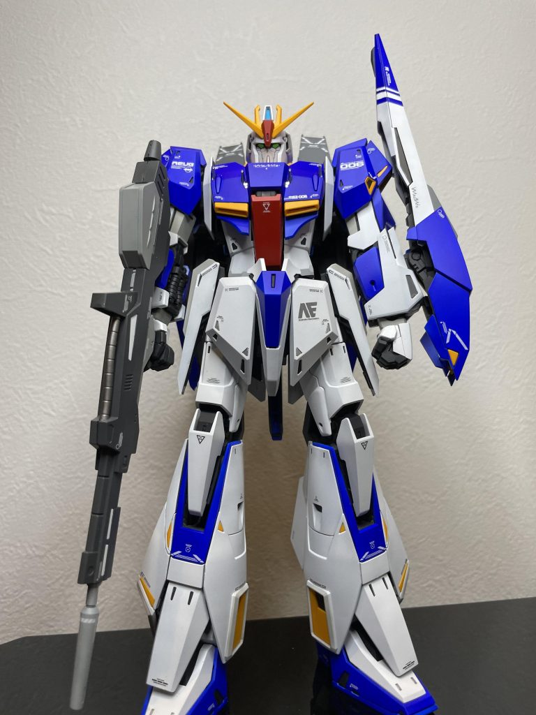 カラーレシピ白:クレオスクールホワイト青:ガイアアクアマリンブルーグレー:ガイアニュートラルグレー2〜4トップコートはクレオスフラットベースなめらかスムース(C189)とガイアのフラットクリアを混ぜて使いました。思ったつや消しにならずC189がマシマシに…。調合難しいです。最終的になしっとりキレイな塗装面になりました。白色箇所のデカールはハイキューパーツのコーションデカールを使用しています。