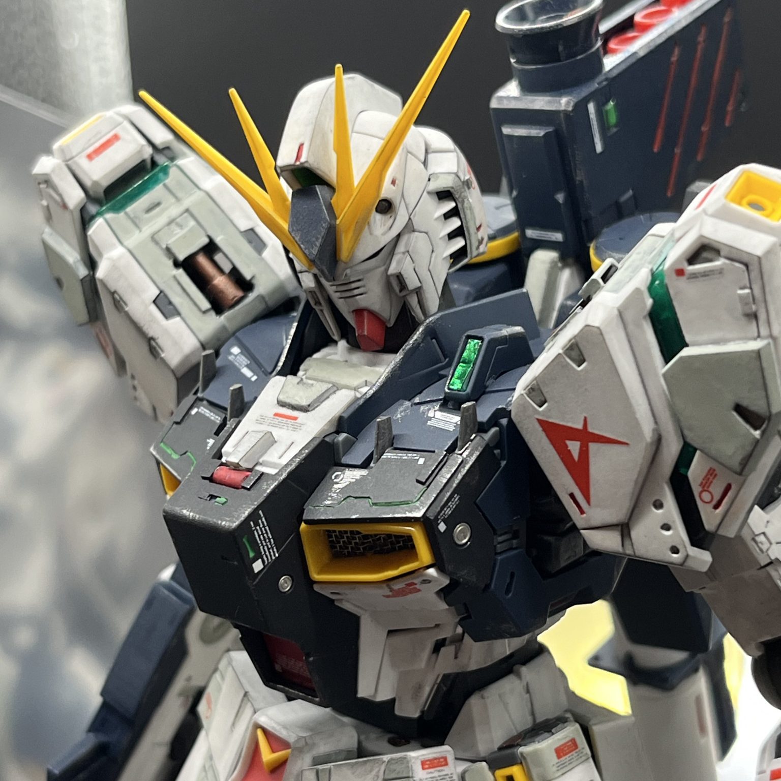 割引販売☆MG　νガンダム　Verカトキ　台座付き　完成品　756 完成品