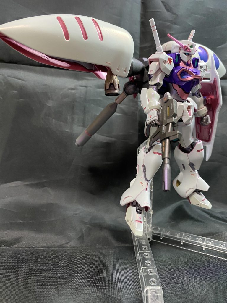 右側面!全体的に塗装はハマーン様の配色に寄せて、下地の色により上掛けクリスタルカラーも変えてます。