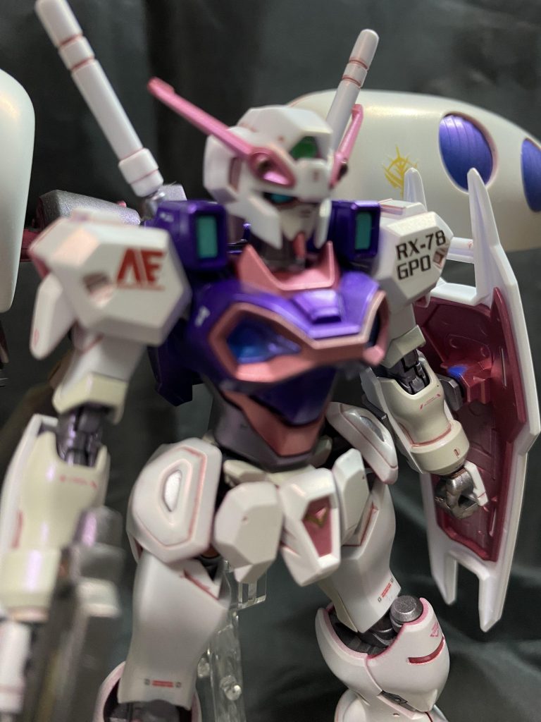 バストアップ!結局 連邦、ジオンと言っても作っているのはアナハイムエレクトロニクス。