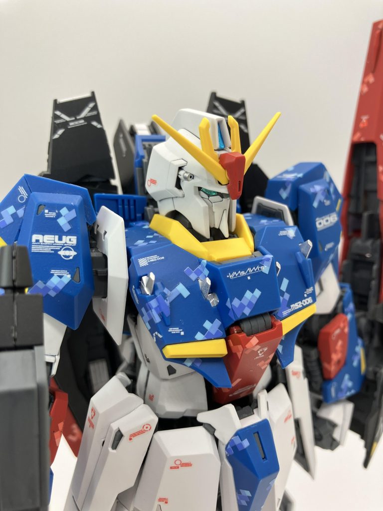 シャインシルバーで塗装済みのパーツは一部スミ入れしましたがほぼそのままです😌今までのキットにはない絶妙な青色が良かったので迷彩で装飾するのはちょっと躊躇しましたね😉