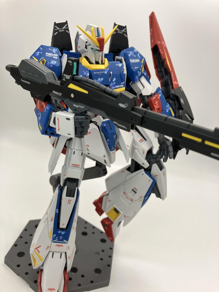 黄色のデザインまでキットで再現するという拘りは凄いですね😌ただシールド裏はその黄色が見えちゃうのでマーカーで塗装しました🤗