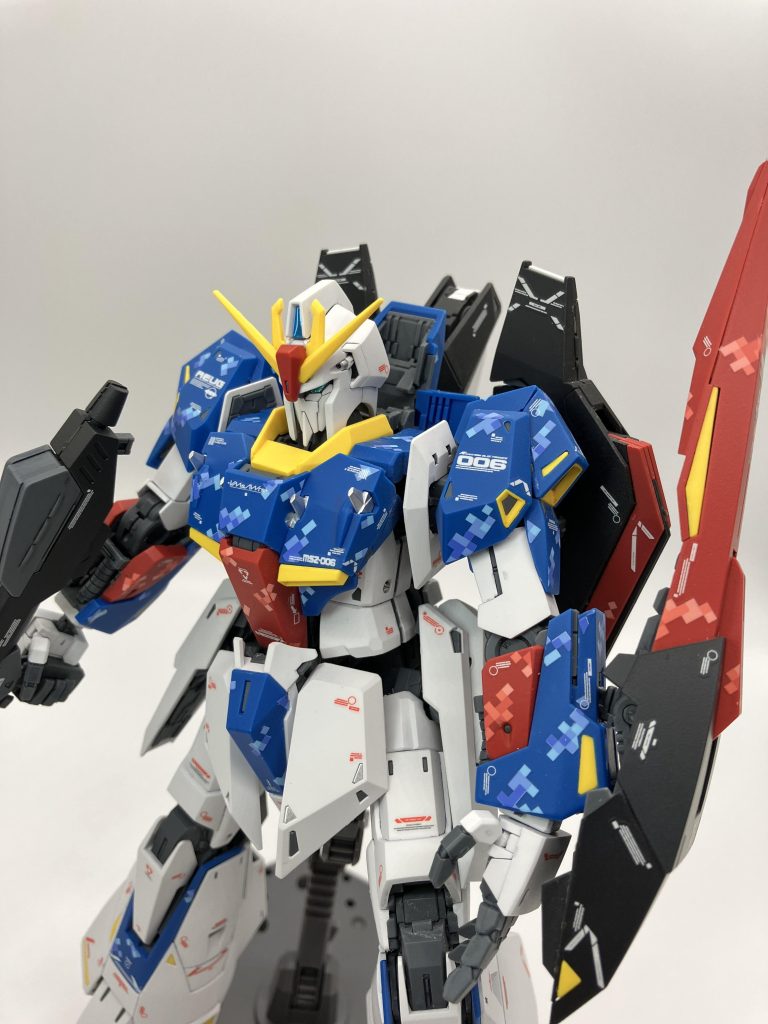 作ってる最中はピクセル迷彩の角度が微妙にズレてたり気になりましたが、出来上がったら気にならないのは本人だけです←ガンプラの良いところ🙆