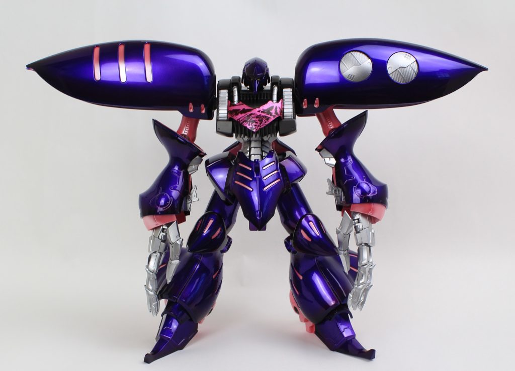 胸の装甲部分はクリスタル塗装を取り入れてみました。これが意外と難しい!やり直しは簡単なのでチャレンジしてもよいかもしれません。